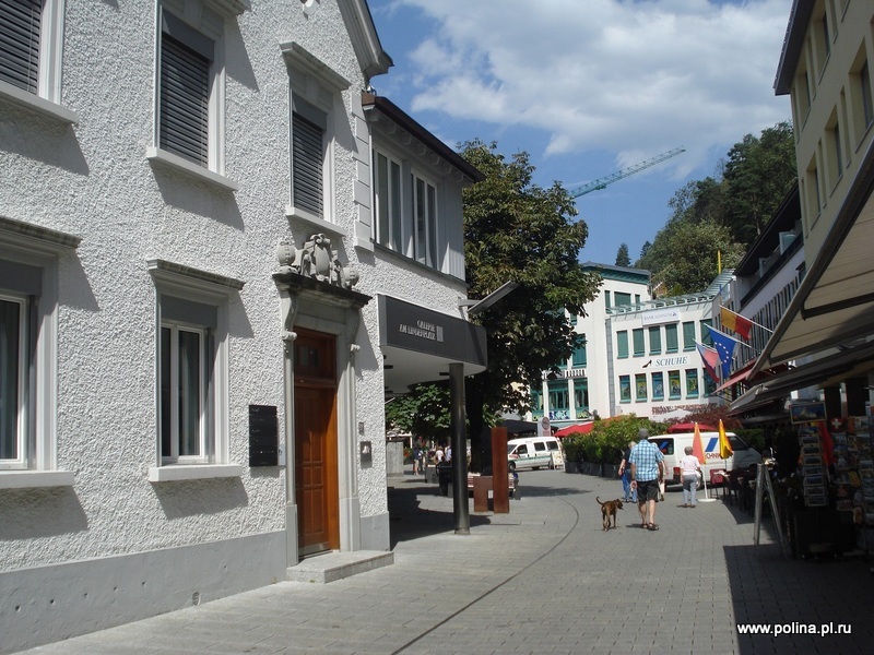 гид Лихтенштейн, Швейцария, тансфер, тур Цюрих-Лихтенштейн, в Цюрихе есть много хороший кафе, гид Цюрих Полина Юрьевна